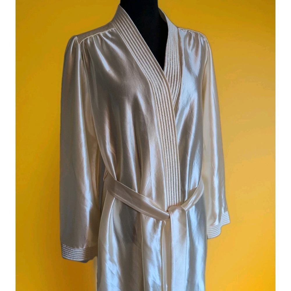 VTG. Tom‎ Bezduda for Barad Co. Women's Butter Yellow Wrap Satiny Robe Gown Sz L
